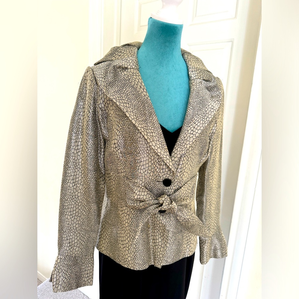 Evening jacket for special occasions. Size 8.